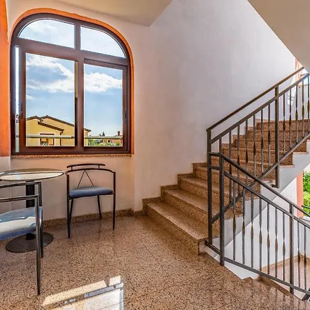 House Mocibob Daire *